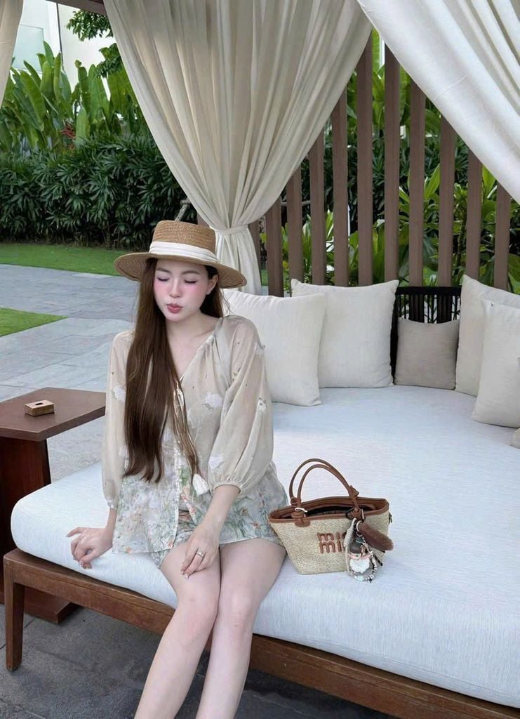TB8610 SET HOA PHỐI NÚT, QUẦN SHORT (SET NÂU)