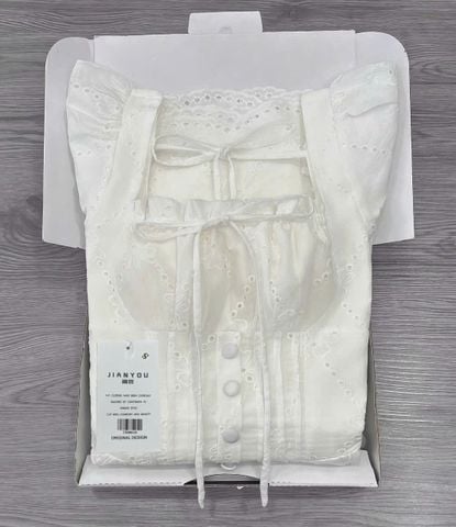 TB8804 ĐẦM XÔ THÊU HOA NÚT BỌC (TRẮNG)