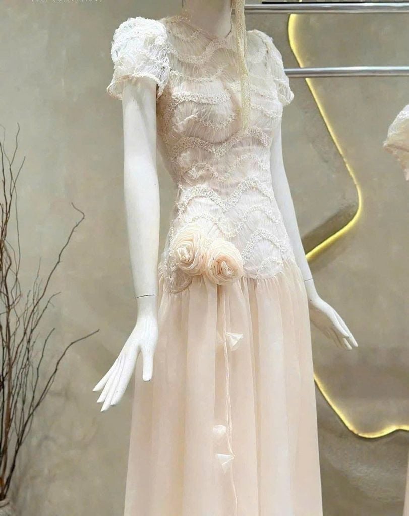 VGU0833 ĐẦM HỒNG REN SÓNG NƠ EO