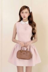 TB8873 - ĐẦM SÁT NÁCH HỒNG PHỐI CỔ TRẮNG NÚT BỌC