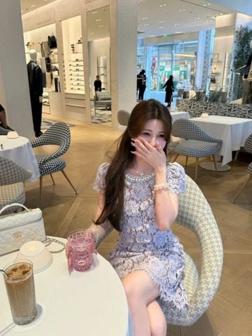 VGU0968 - ĐẦM NGẮN REN PHỐI VIỀN CỔ