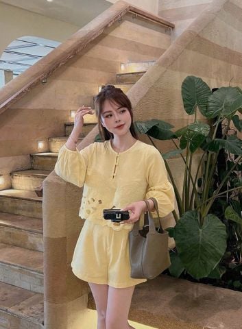 TB9042 - SET NGẮN THÊU HOA NỔI - MÀU VÀNG