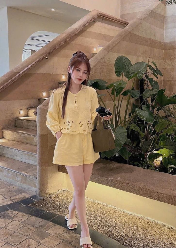 TB9042 - SET NGẮN THÊU HOA NỔI - MÀU VÀNG