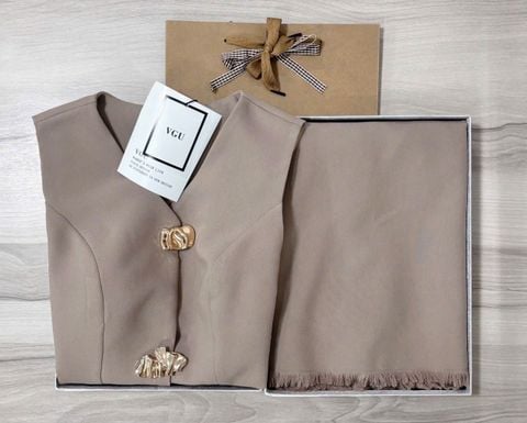 VGU1277 - SET ÁO GILE PHỐI TAG + CHÂN VÁY TÀ TUA RUA (NÂU)