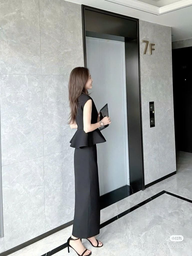 VGU1303 SET ÁO CỔ ĐÍNH NGỌC +CV DÀI (ĐEN )