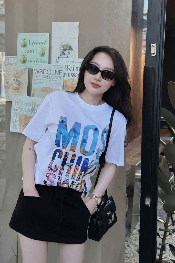 KS1305 - SET ÁO THUN IN MOS CHINO + CHÂN VÁY NGẮN