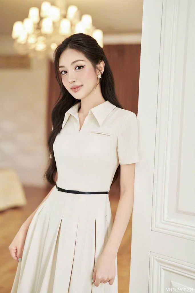 SKY9306 ĐẦM CỔ SƠ MI XẾP LY (KEM)