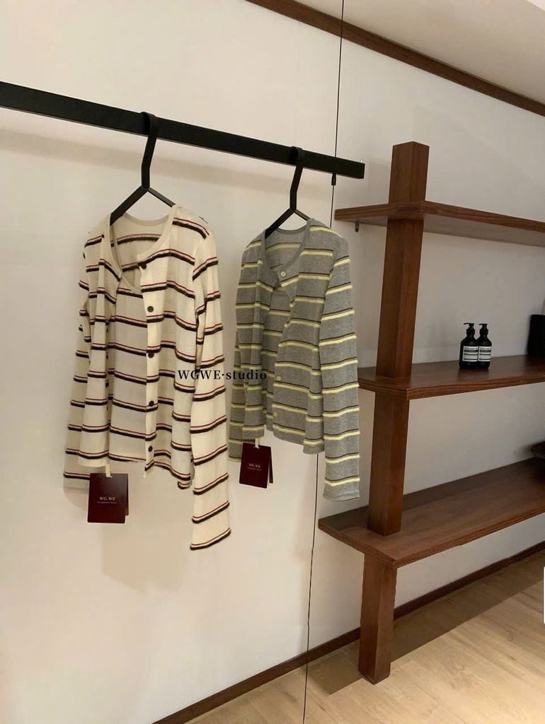 LEN4004 SET ÁO DÂY SỌC PHỐI LÔNG + KHOÁC TAY DÀI (KEM)