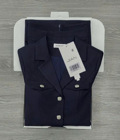 TB9352 SET ÁO CỔ VEST PHỐI NẮP TÚI, CV DÀI (X.ĐEN)