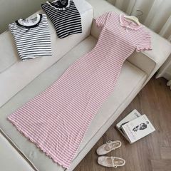 TQ4637 - ĐẦM BODY CỔ VIỀN REN - SỌC HỒNG