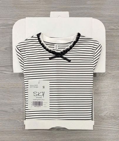 SKY9347 - ĐẦM THUN BODY SỌC TRẮNG VIỀN REN ĐEN