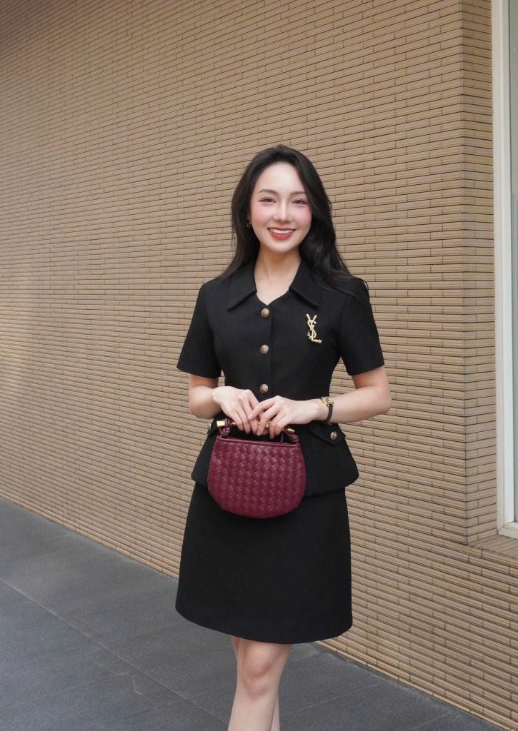 VGU1538 SET CỔNG SỞ PHỐI TAG - CHÂN VÁY NGẮN (ĐEN)