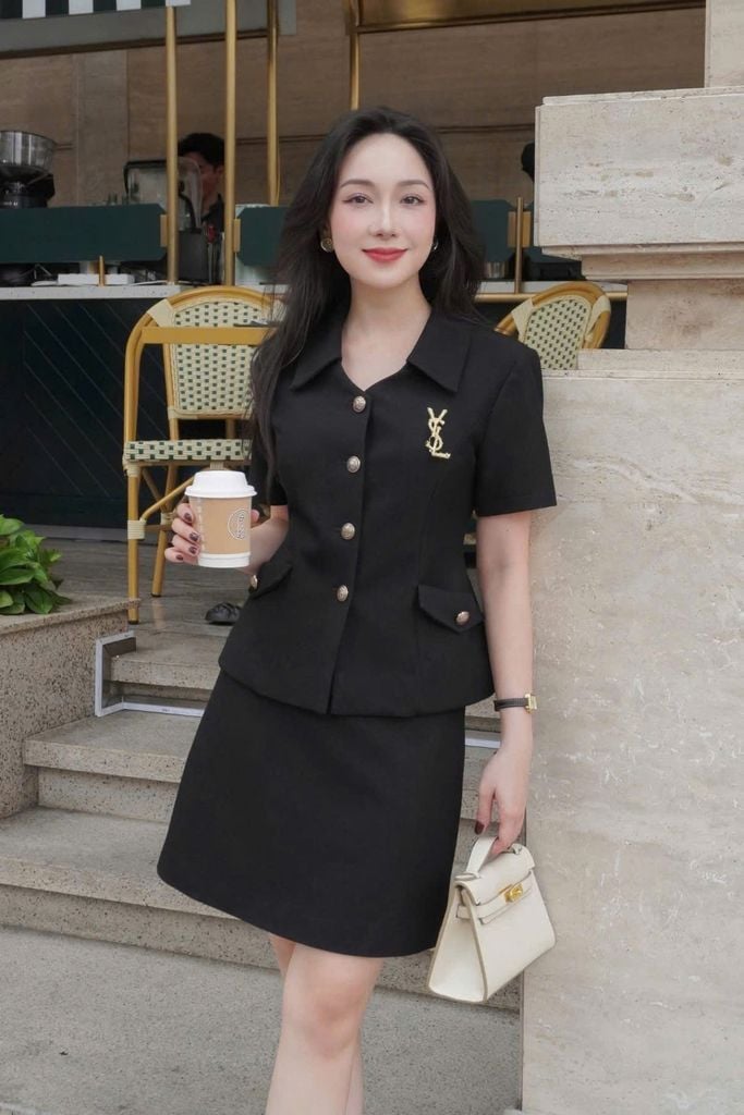VGU1538 SET CỔNG SỞ PHỐI TAG - CHÂN VÁY NGẮN (ĐEN)