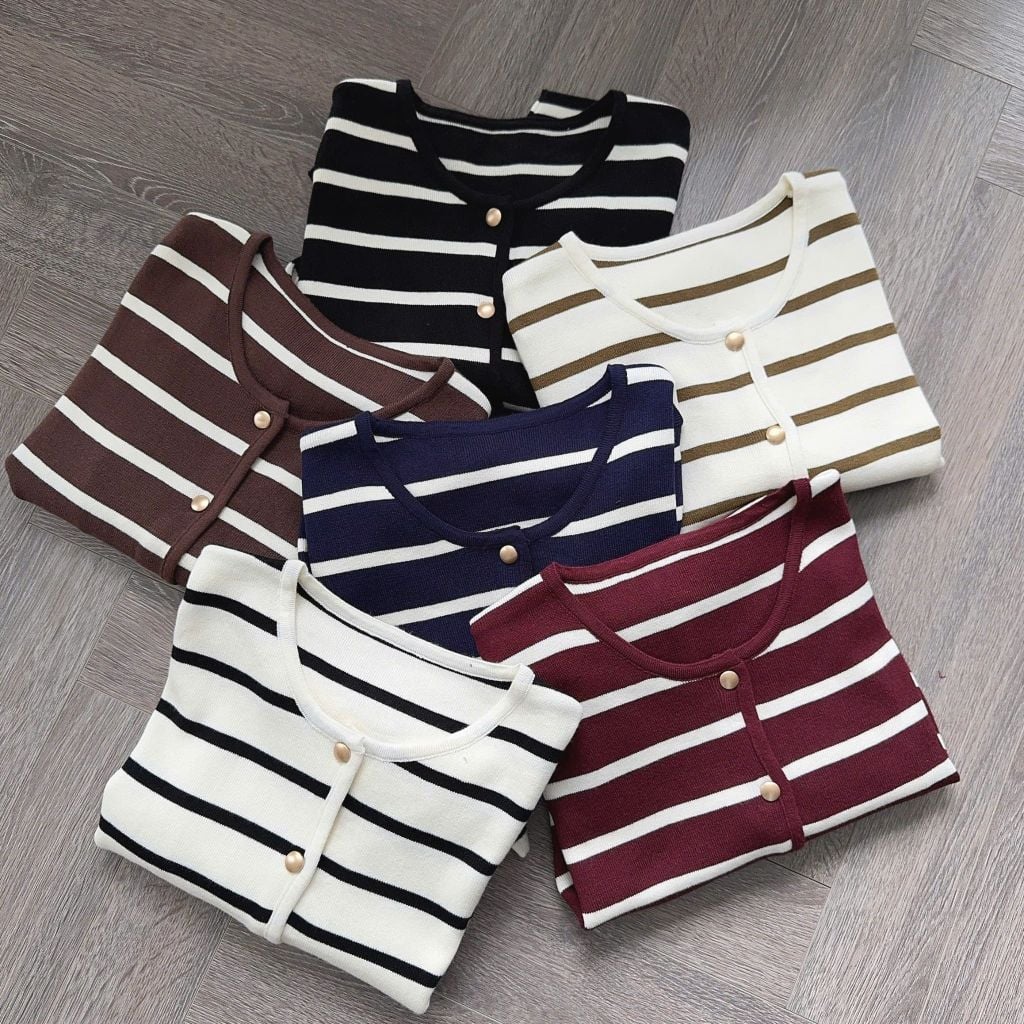 LEN4416 KHOÁC LEN SỌC NÚT KIM LOẠI (NÂU)