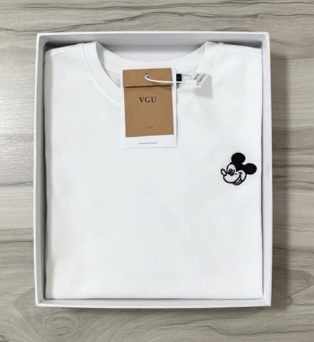 VGU1655 - ÁO THUN TAY DÀI THÊU MICKEY ( ÁO LẺ ) - MÀU TRẮNG