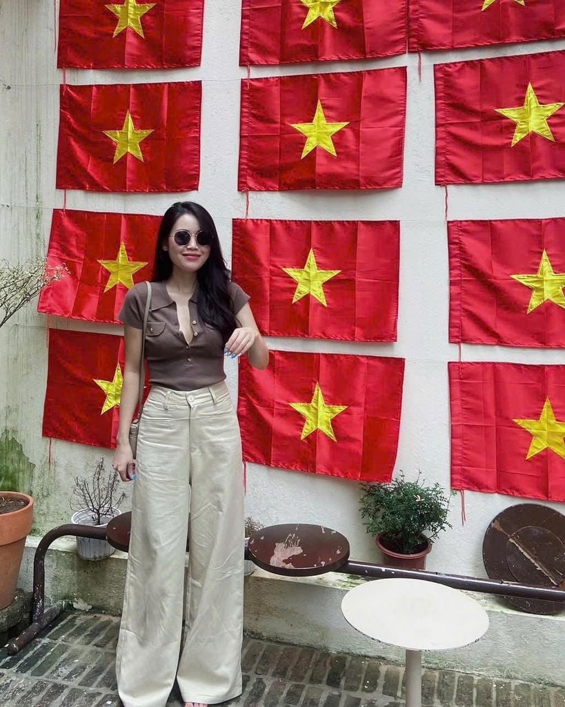 LEN4511 ÁO LEN BODY PHỐI NÚT (NÂU)