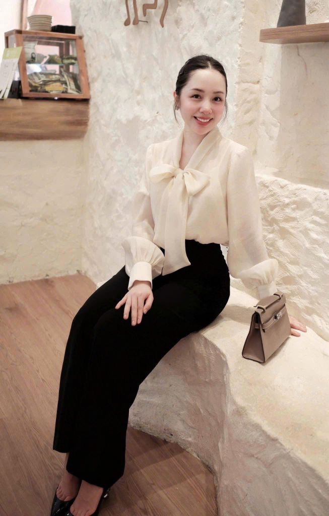 SHE4682 - SET ÁO TAY DÀI THANH LỊCH - QUẦN TÂY ĐEN ( KÈM ÁO 2 DÂY)