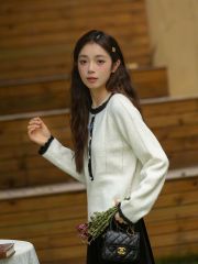 LEN4632 ÁO LEN NƠ TAY DÀI NÚT NGỌC (KEM)