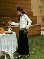 LEN4632 ÁO LEN NƠ TAY DÀI NÚT NGỌC (KEM)