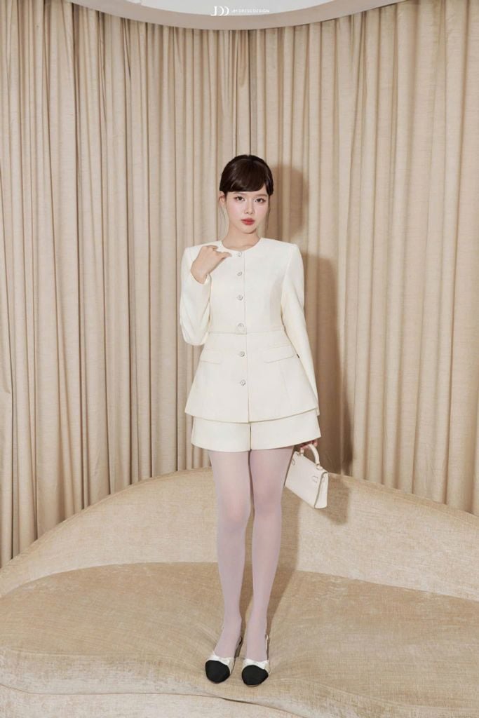 VGU1736 SET VEST TAY DÀI PHỐI ĐAI - QUẦN SHORT (KEM)