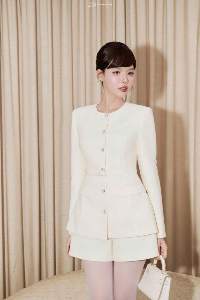 VGU1736 SET VEST TAY DÀI PHỐI ĐAI - QUẦN SHORT (KEM)