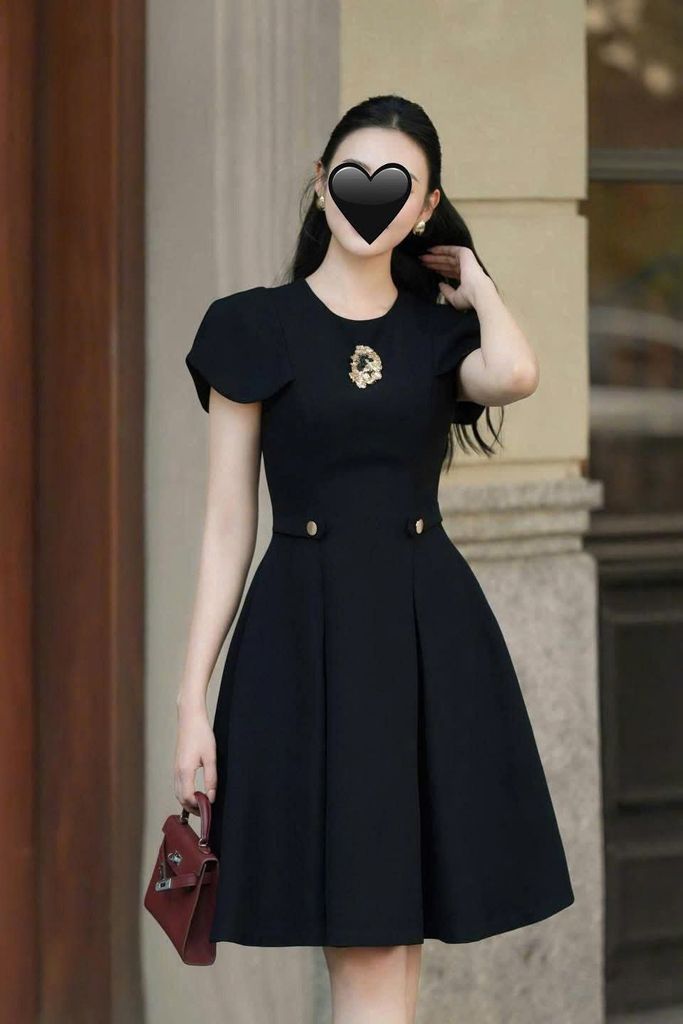 SHE4696 ĐẦM ĐEN TK PHỐI TAG