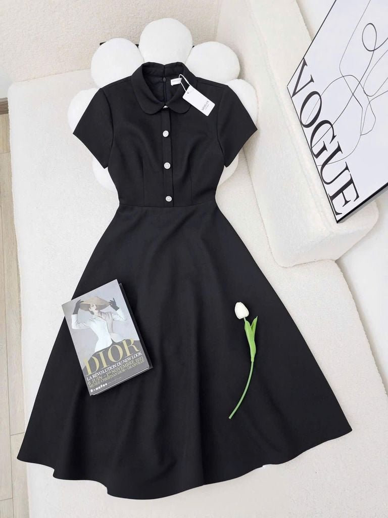 VGU1761 ĐẦM ĐEN CỔ SEN NÚT ĐÁ