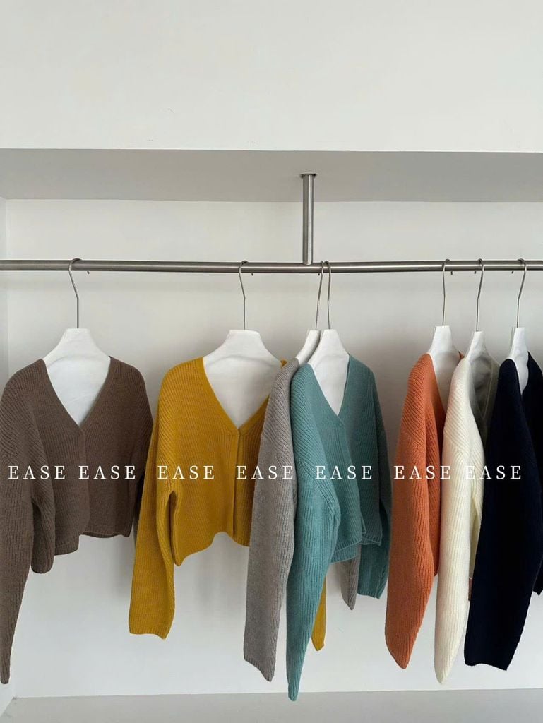 LEN4779 KHOÁC LEN BASIC CỔ V (KEM)