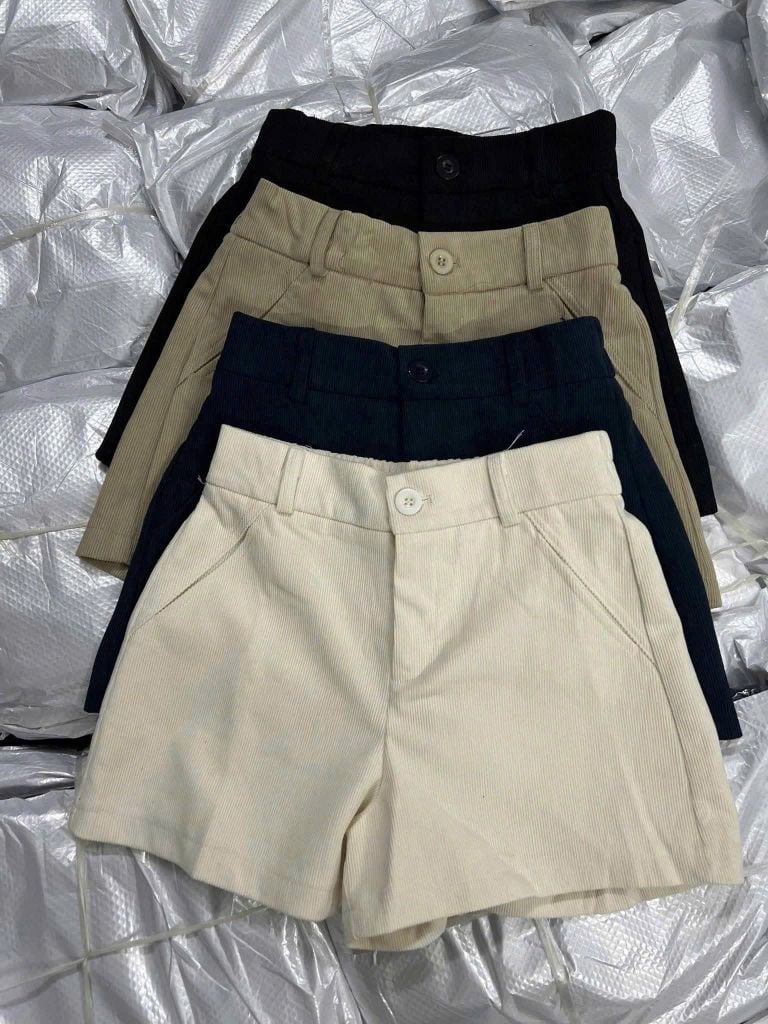 SHE4712 - QUẦN SHORT NHUNG TĂM (QUẦN LẺ) - MÀU ĐEN