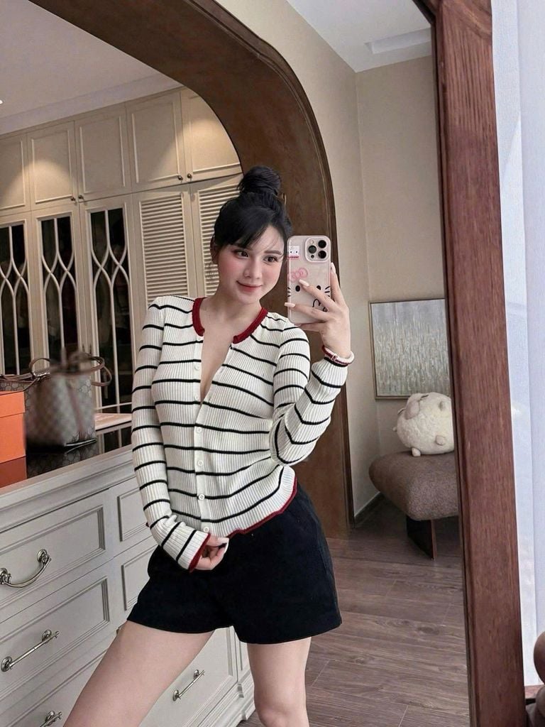 SHE4712 - QUẦN SHORT NHUNG TĂM (QUẦN LẺ) - MÀU ĐEN