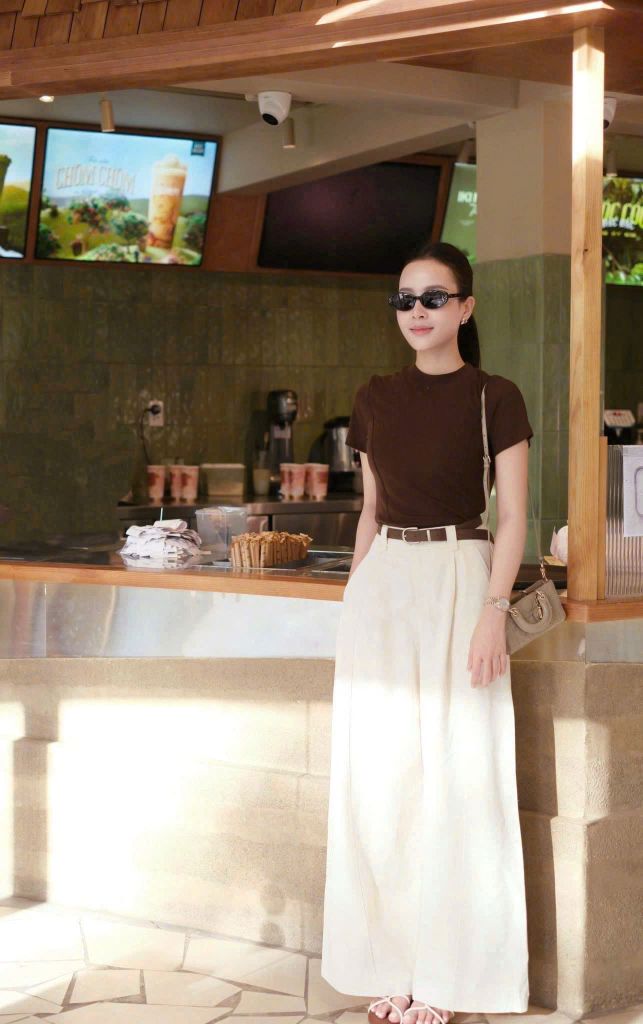 KS1526 - SET ÁO THUN ĐỎ ĐÔ - QUẦN DÀI ( KÈM NỊT)