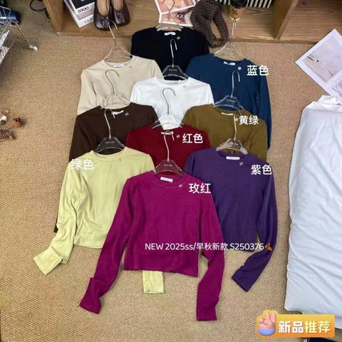 LEN5576 ÁO THUN TAY DÀI CỔ ĐÍNH TAG (ĐỎ) 250376