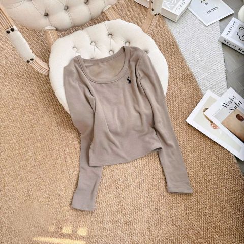 SKY9676 - ÁO THUN TAY DÀI CỔ TRÒN LOGO THÊU - MÀU DA