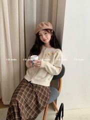 LEN5663 - ÁO LEN TAY DÀI THÊU HOA NỔI VIỀN CỔ