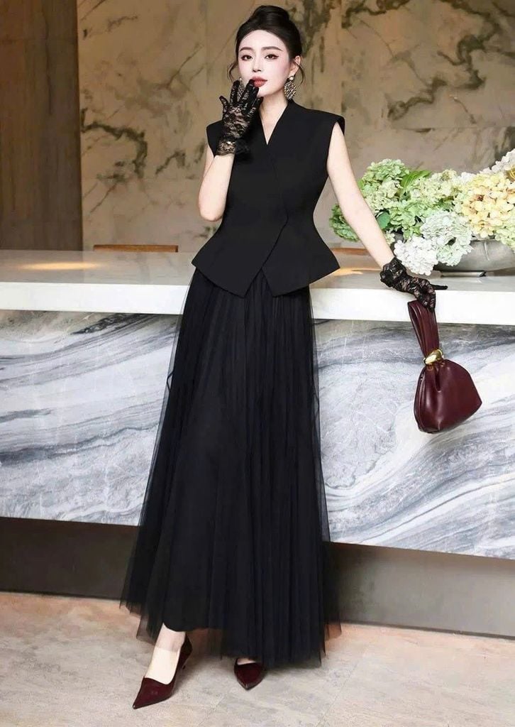 SHE4754 - SET ÁO SÁT NÁCH - CHÂN VÁY LƯỚI XÒE