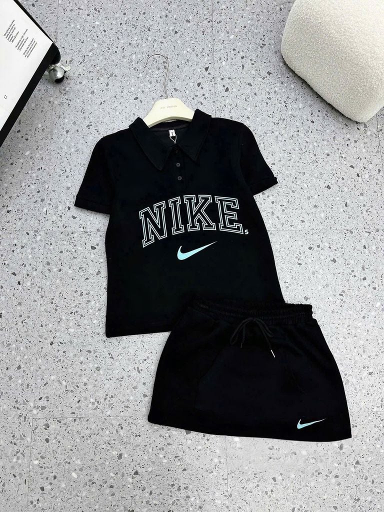 VGU1950 - SET ÁO THUN IN CHỮ NIKE. CHÂN VÁY NGẮN  - MÀU ĐEN