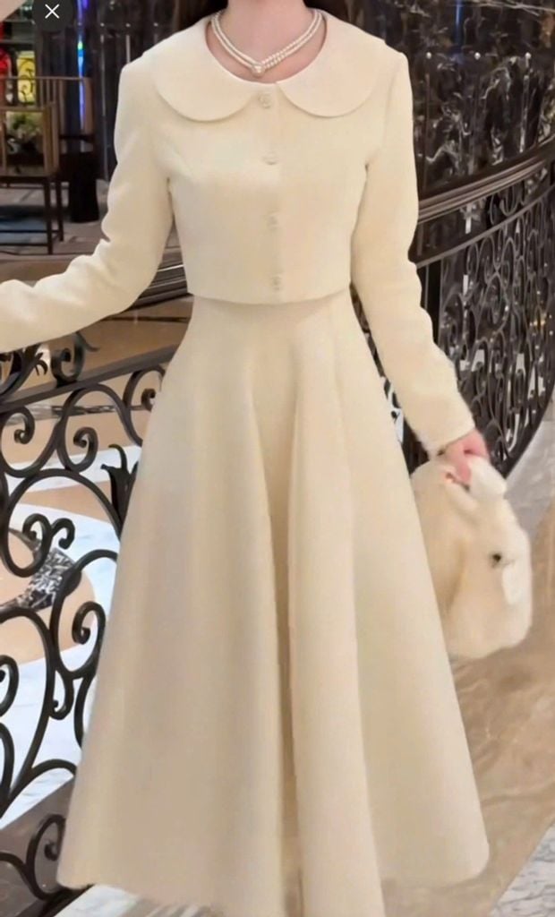 VGU1963 SET ÁO CỔ SEN TAY DÀI - CHÂN VÁY KEM