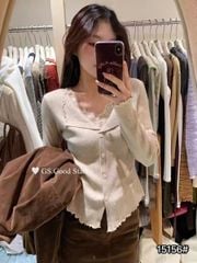 LEN5793 ÁO LEN CỔ REN NÚT HOA (KEM) 9106