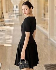 VGU2017 ĐẦM XẾP LI ĐEN NÚT KIỂU