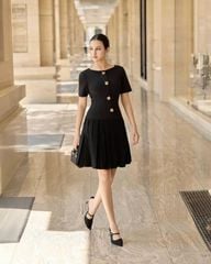 VGU2017 ĐẦM XẾP LI ĐEN NÚT KIỂU