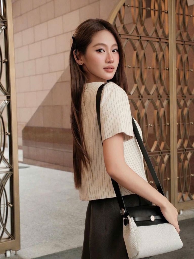 VGU2019 SET ÁO SỌC PHỐI TÚI - C.VÁY XẾP LI NGẮN