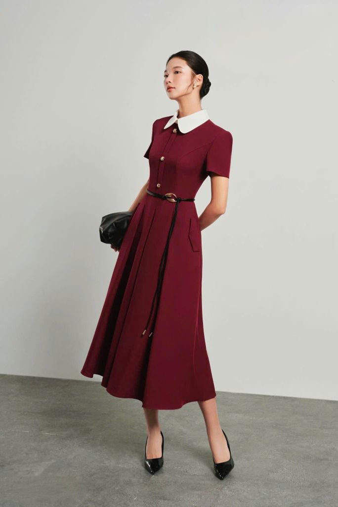 VGU2053 ĐẦM ĐỎ CỔ SEN DÁNG DÀI KÈM ĐAI