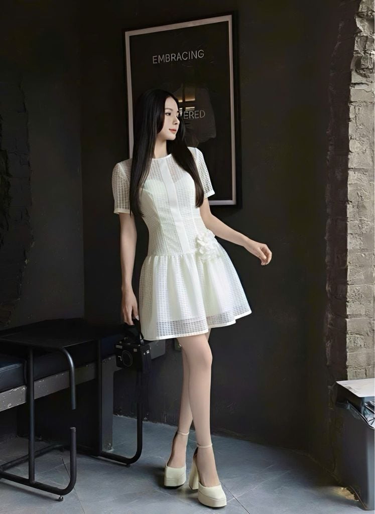 VGU2086 ĐẦM REN LƯỚI NGẮN EO ĐÍNH HOA