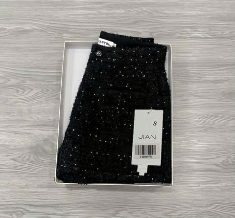 TB9807 QUẦN DẠ SHORT KIM SA (ĐEN)