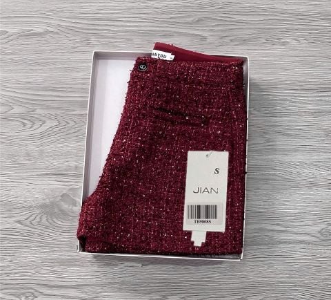 TB9808 QUẦN DẠ SHORT KIM SA (ĐỎ ĐÔ)