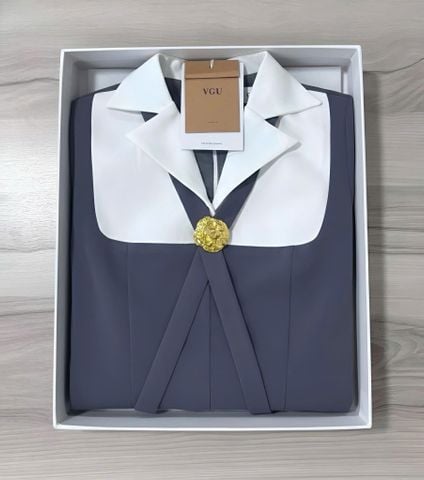 VGU2115 ĐẦM XÁM NGẮN CỔ VEST ĐÍNG TAG