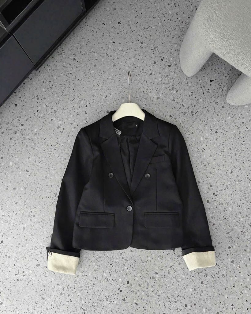 TB9762 KHOÁC VEST PHỐI TAY CAO CẤP (ĐEN)