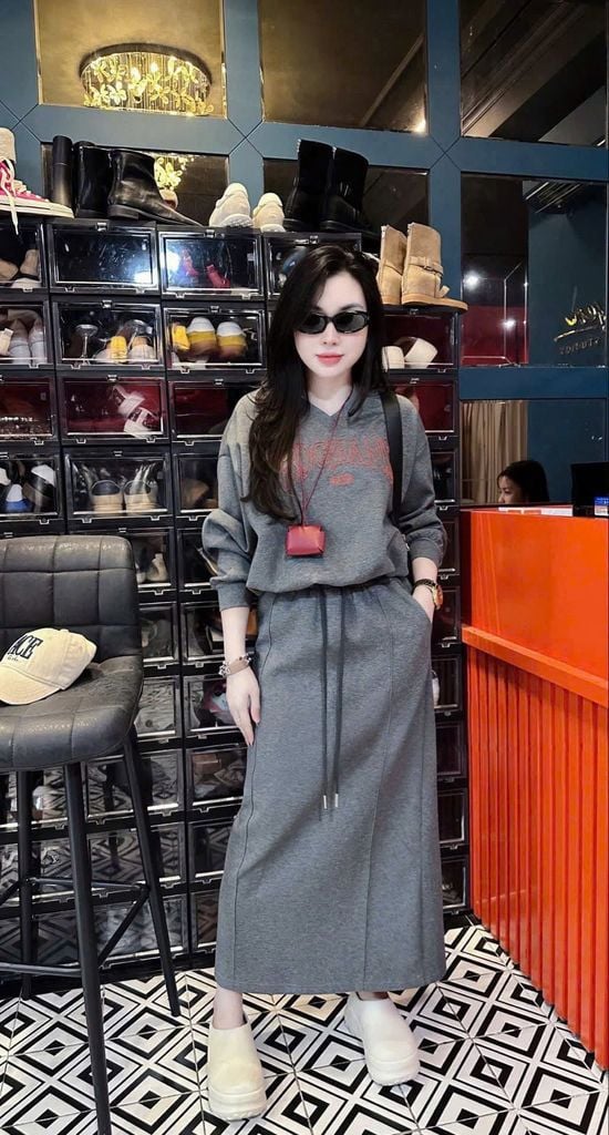 SKY9859 SET THUN ÁO CỔ TIM THÊU CHỮ - CHÂN VÁY DÀI (XÁM)