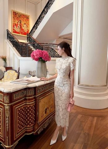 SKY9786 ĐẦM REN HOA TK CỔ KẾT CƯỜM + NỊT BỌC CAO CẤP (KEM)