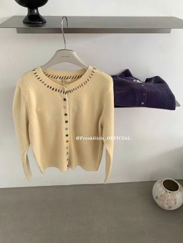 LEN6222 KHOÁC LEN NÚT MÀU CỔ ĐAN CHỈ (VÀNG) 6823